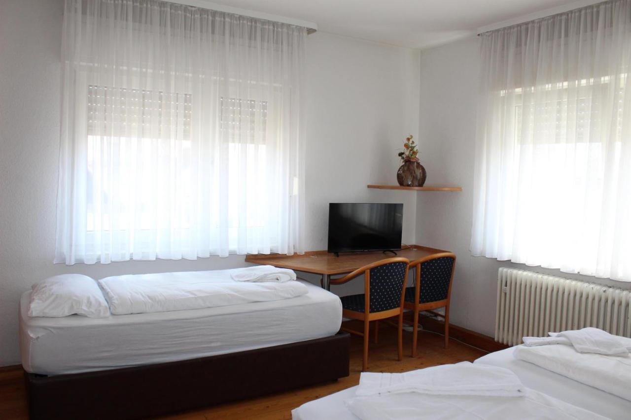 Gasthaus Zum Ritter Karlsdorf-Neuthard Екстериор снимка